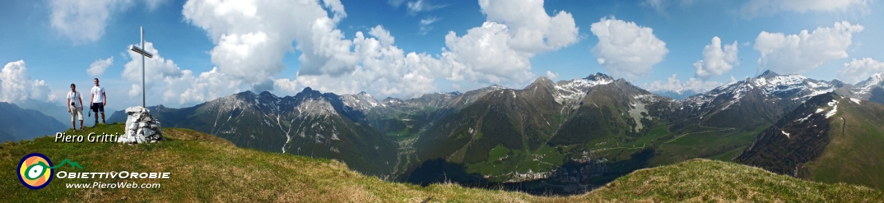 33 Panoramica verso vallate di Foppolo e San Simone.jpg